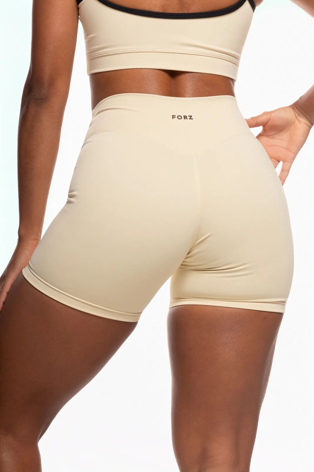 Bermuda Contorno em V - Off White bermuda fitness feminina Off White Forz Fitwear off white 3