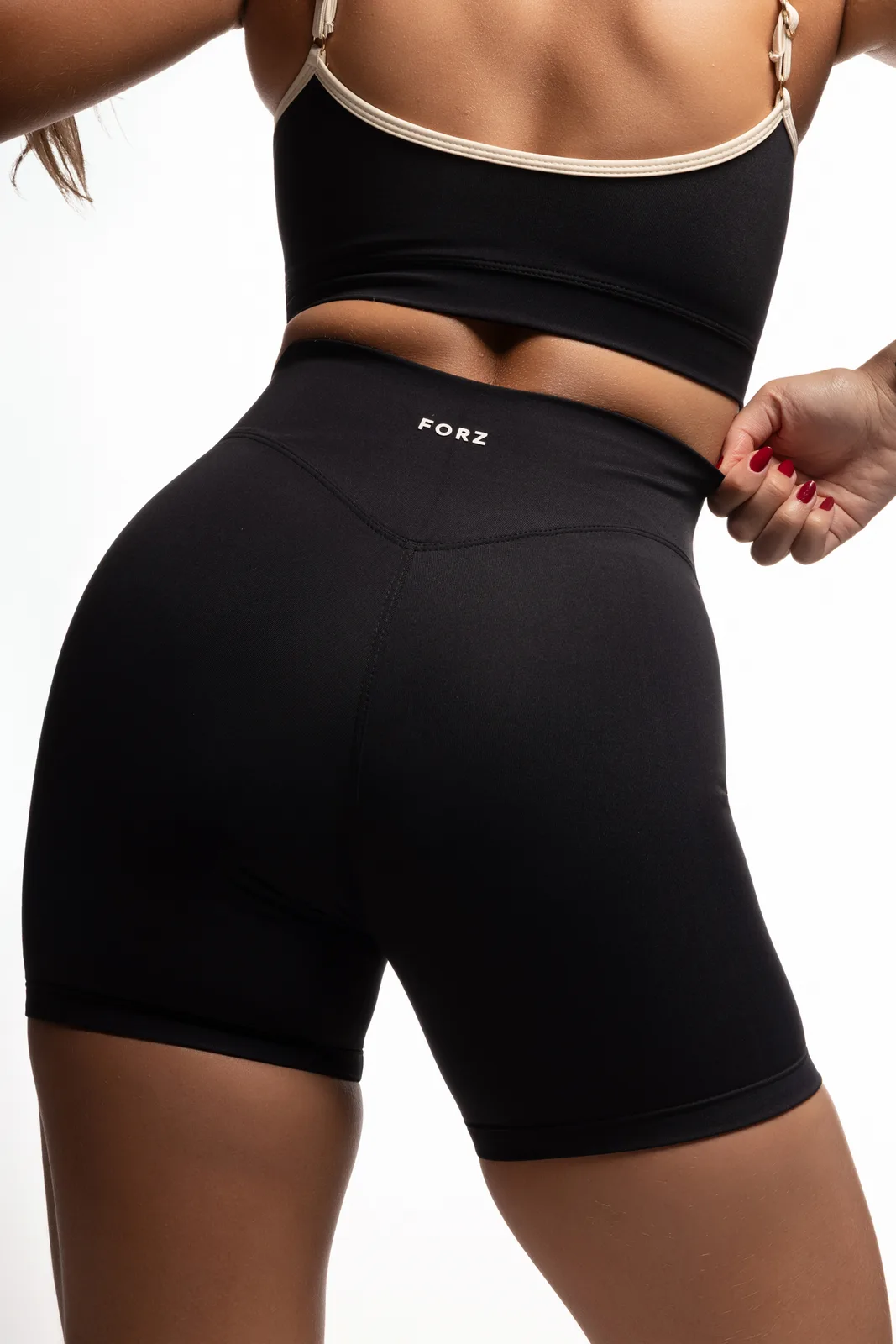 Bermuda Contorno em V - Preto bermuda fitness feminina Preto Forz Fitwear preto 3