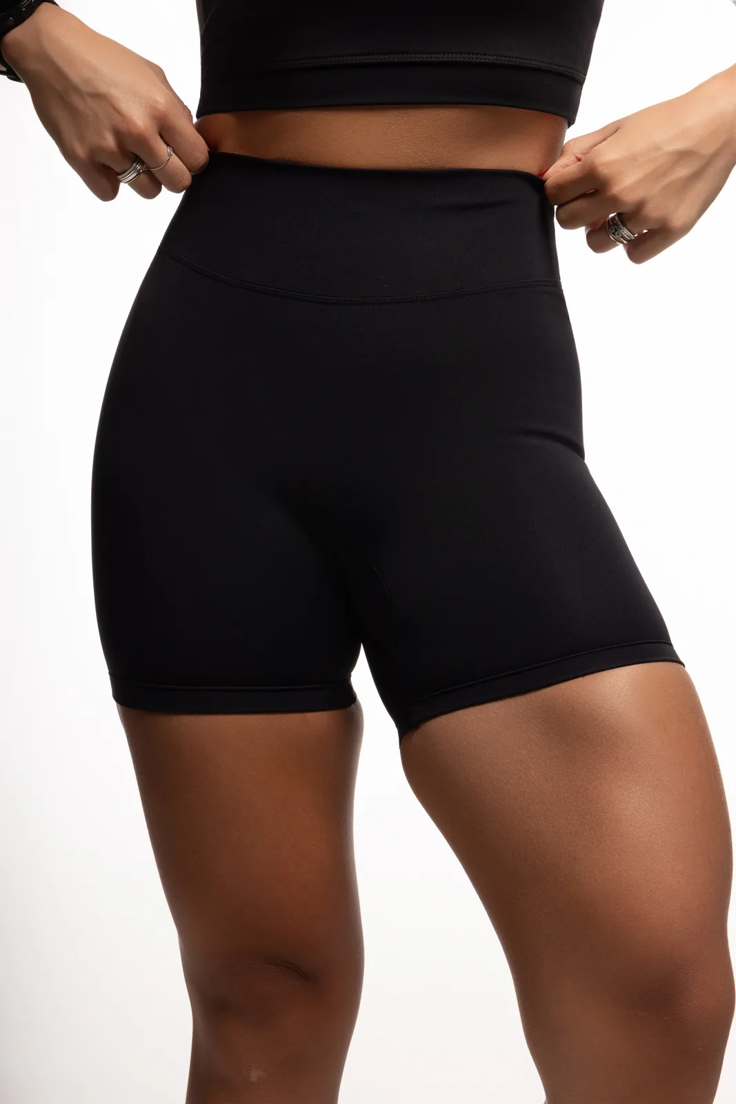 Bermuda Contorno em V - Preto bermuda fitness feminina Preto Forz Fitwear preto 2